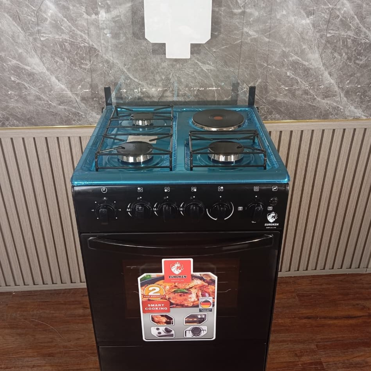 50×55 Euroken 3+1 standing cooker with electric oven cooker@19000